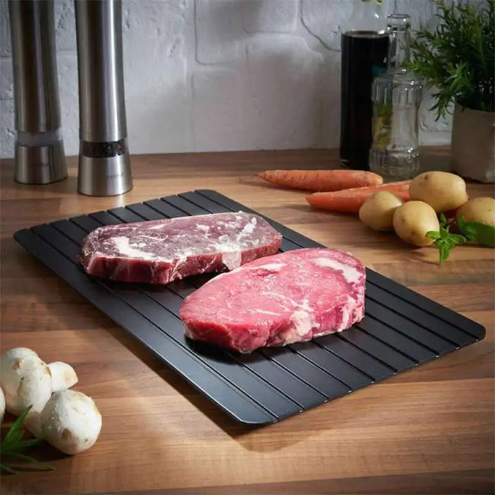 Revolutionize Your Kitchen with the Fast Defrosting Tray – Thaw Meat in Minutes!